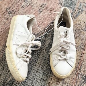Veja White Leather Lace Up Sneakers sz 8 // 39